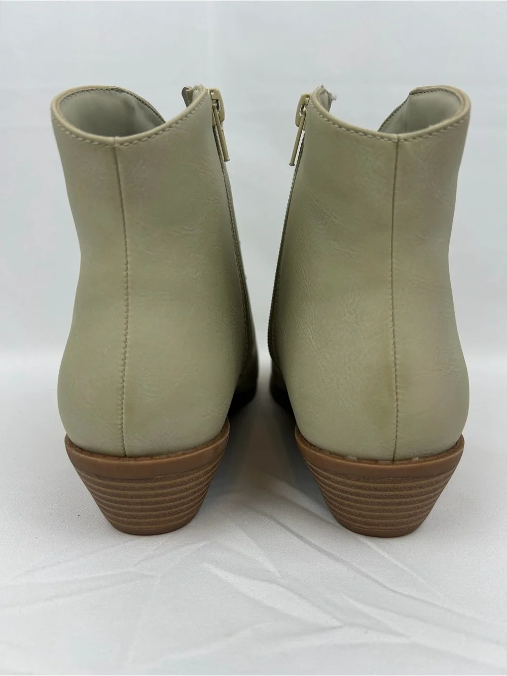 *NEW* Journee Taliah Western Style Ankle Boots Women’s 8 Cream
